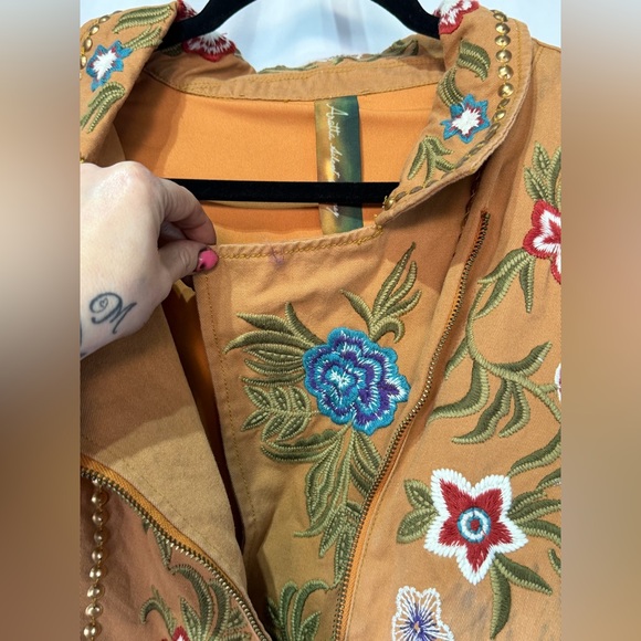 Aratta NWT rhinestone zip up motorcycle blazer Embroidered Floral Tan Jacket - Picture 4 of 7
